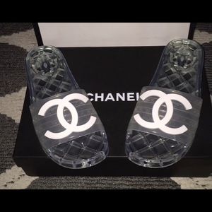 Chanel pool rubber slides 9